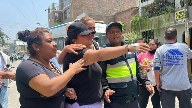 Familiares de la menor fallecida llegaron a la vivienda siniestrada. Foto: Dayana Huerta/La República   