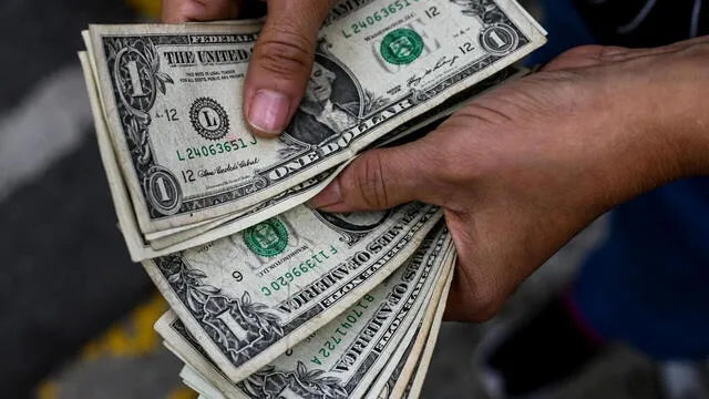 Consulta el precio del dólar. Foto: difusión   