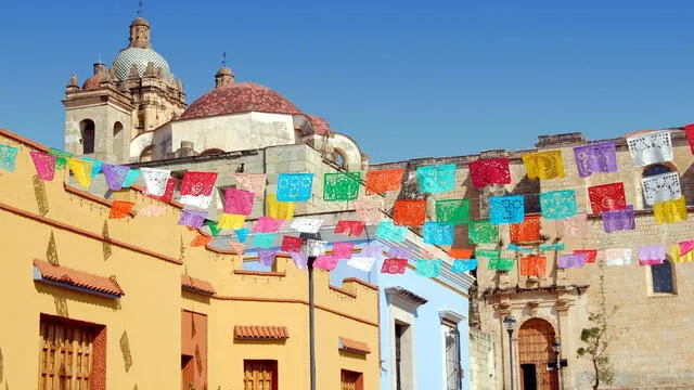  El flujo constante de visitantes en Oaxaca elevó los costos de vida para los residentes locales. Foto: RTVE<br>    