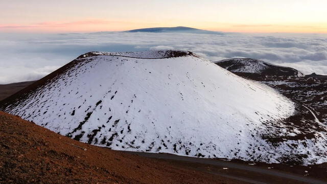  La montaña más alta del mundo se encuentra en Hawái. Foto: Science News<br>    