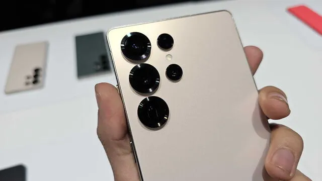 Módulo de cámaras del S25U. Foto: Martin Reyes / La República   