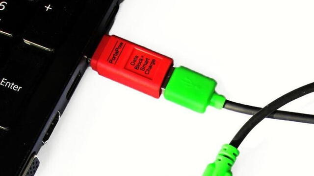 Así luce un condón USB. Foto: Diario Córdoba Así luce un condón USB. Foto: Diario Córdoba