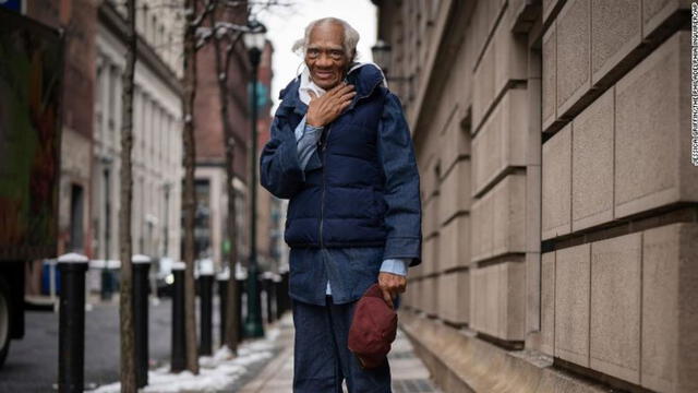 Joe Ligon rechazó la libertad condicional por dignidad y fue liberado en 2021, tras 68 años en prisión. Joe Ligon rechazó la libertad condicional por dignidad y fue liberado en 2021, tras 68 años en prisión.