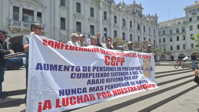 Fonavistas marcharon desde la Plaza San Martín hacia el Congreso para que atiendan su pliego presupuestal para acelerar la devolución de aportes. Foto: Aarón Ramos/LR    Fonavistas marcharon desde la Plaza San Martín hacia el Congreso para que atiendan su pliego presupuestal para acelerar la devolución de aportes. Foto: Aarón Ramos/LR
