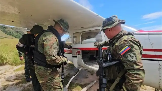 Durante la inspección, se encontraron modificaciones en la avioneta que indicaban su posible uso para el tráfico de drogas. Foto: Instagram