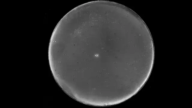 El sistema estelar binario 70 Oph AB se puede observar cerca del centro de esta imagen. Foto: Observatorio Naval de EE. UU.