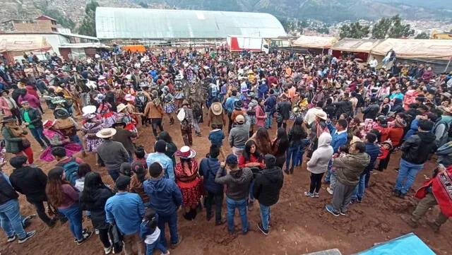 Ciudadanos celebran Takanakuy con baile de waylillla.