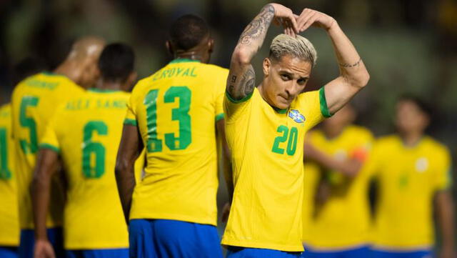 La 'joyita' brasileña debutó en el equipo de Brasil a la edad de 12 años. Foto: @CBF_Futebol/ Twitter
