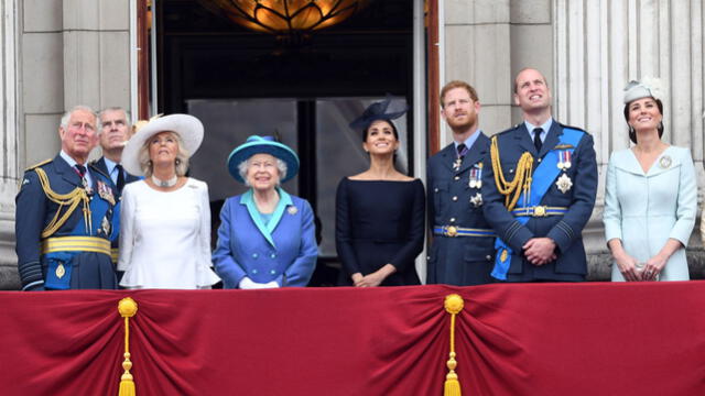 Harry y Meghan junto a la familia real británica. Foto: EFE