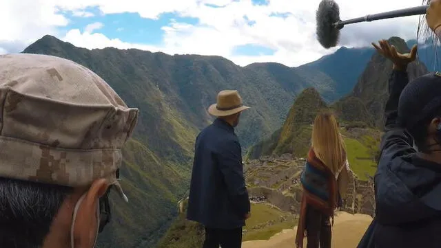 Teresa Mendoza y Oleg filmaron una de las escenas más comentadas en Cusco. Foto: Telemundo.
