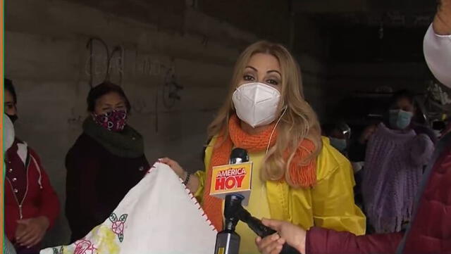 La ‘Señito’ acudió al centro poblado de “El Paraíso” para llevarles víveres a los afectados por la pandemia. Foto: difusión