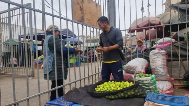 Américo Rivera es comerciante desde hace 12 años. Foto: La República/Rosa Quincho 