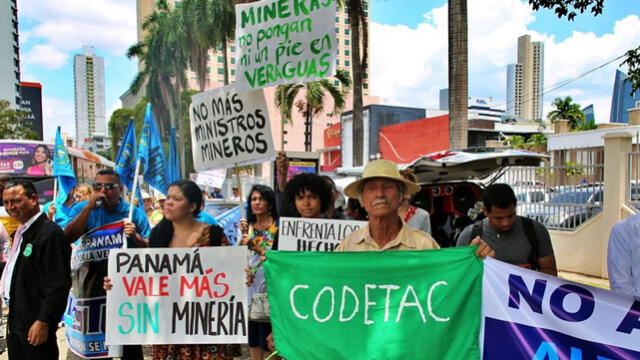  Ciudadanos panameños en contra de la ley minera. Foto: X 