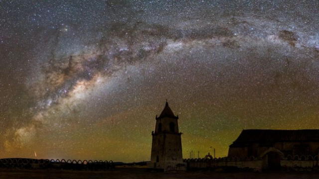  Fotografía de vía Láctea desde el desierto de Atacama. Foto: Jordi Busqué   