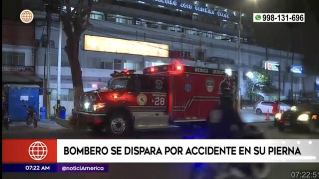 El efectivo del cuerpo de bomberos fue llevado al hospital Casimiro Ulloa. Foto: Captura América Noticias   