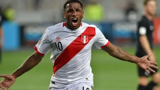  Jefferson Farfán marcó en la clasificación de Perú al mundial de Rusia 2018. Foto: EFE 