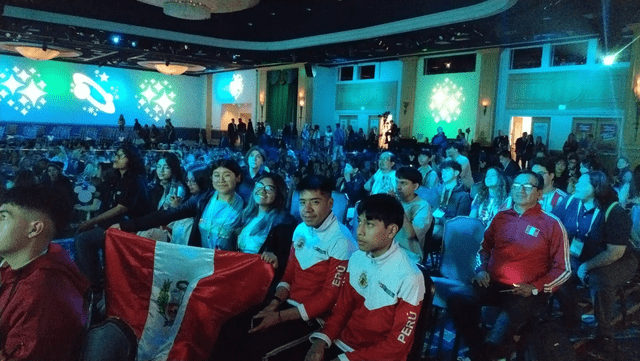 La bandera peruana estuvo presente en el evento que se llevó a cabo en California, Estados Unidos. Foto: Difusión   