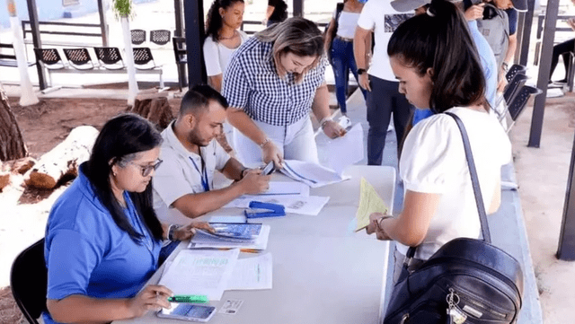 La entrega de documentos para la Beca Concurso General cerraron el 3 de mayo. Foto: Telemetro    