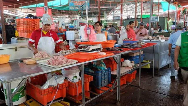 Mercados locales se ven afectados por desabastecimiento de pota. Foto: Difusión   