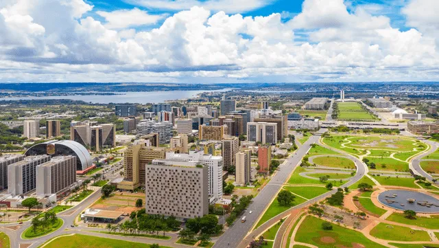  La ciudad fue reconocida por su innovador urbanismo y arquitectura, y ha sido un símbolo de progreso para Brasil. Foto: CEPAL   