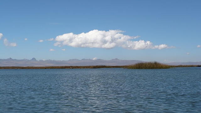  El agua cubre aproximadamente el 71% de la superficie de la Tierra, pero solo un 2.5% de ella es agua dulce. Foto: Sernanp   