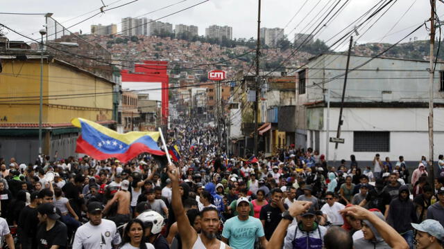 La oposición venezolana convoca una "enorme" protesta el 1 de diciembre para desafiar la reelección de Maduro, ante acusaciones de fraude y represión violenta de las fuerzas de seguridad. Foto: AFP   