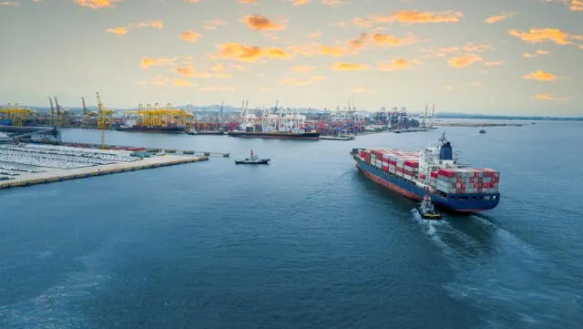  El puerto de Chimbote se proyecta como un nodo estratégico en el Pacífico Sur, potenciando el comercio marítimo en la región. Foto: MEF    