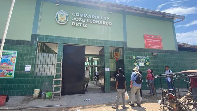 Periodista se retiró de la comisaría afectada por la detención arbitraria. Foto: Emmanuel Moreno/La República   