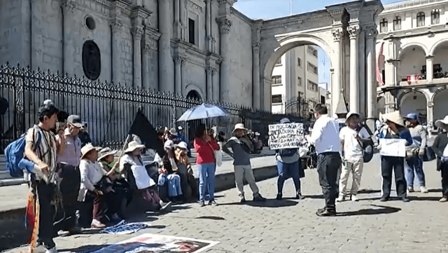 Manifestantes en Arequipa llegaron hasta el Centro Histórico de la Ciudad Blanca para protestar en contra del gobierno de Dina Boluarte.   