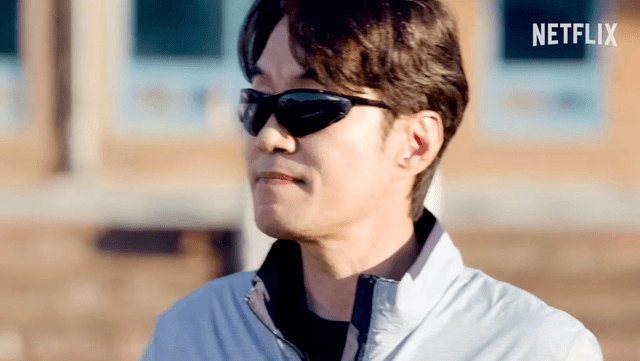  Song Young-kyu en su último papel en ‘The Winning Try’, disponible en Netflix. Foto: difusión   