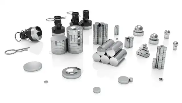 El término ferroimán se refiere a un material u objeto que presenta ferromagnetismo.  