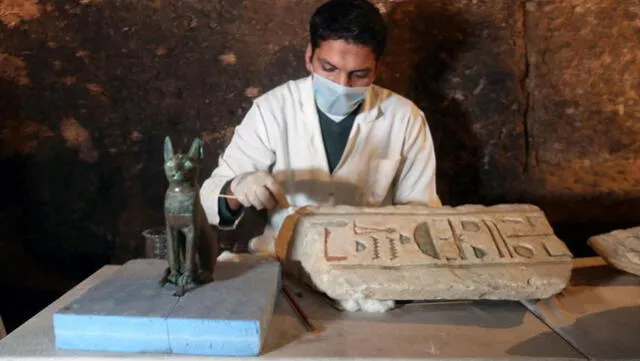 Arqueólogos descubren gatos y escarabajos momificados en necrópolis egipcia [FOTOS]