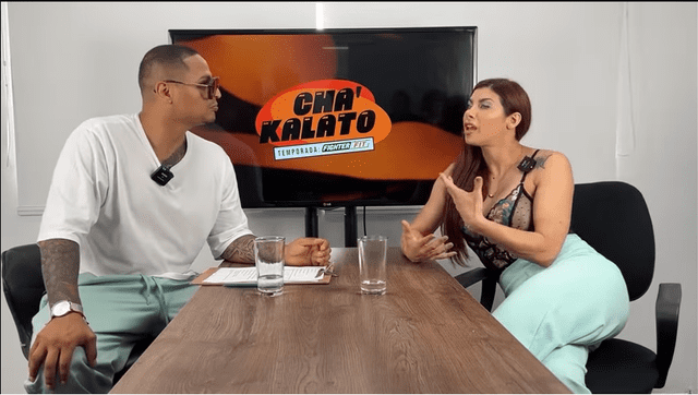 Jonathan Maicelo y Xoana González en entrevista en Youtube. Foto: Youtube