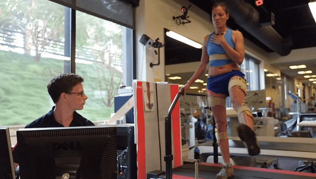  Al inicio del estudio, los participantes se sometieron a una resonancia magnética basal y caminaron en una cinta de correr sensible a la fuerza. Foto: Univ. Utah   