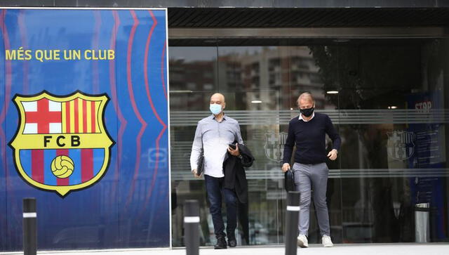 Agente de Wijnaldum saliendo del Camp Nou. Foto: Mundo Deportivo