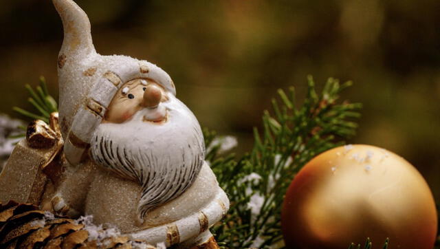 El Espíritu de la Navidad es retratado como un Papá Noel vestido de Blanco. Foto. quenoticias