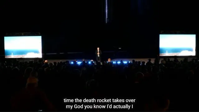 Elon Musk brindando su última conferencia sobre Starship desde Texas y con un gran número de asistentes. Fotocaptura: YouTube / SpaceX