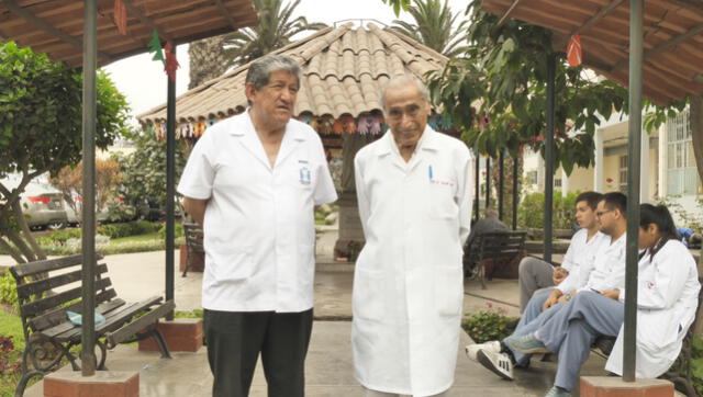 Muchos consideran al doctor jerí su maestro; uno de ellos es Marcos Ñavincopa, quien, además, fue su alumno en San Marcos