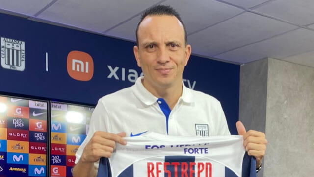 Alejandro Restrepo firmó con el club íntimo por un año. Foto: Alianza Lima   