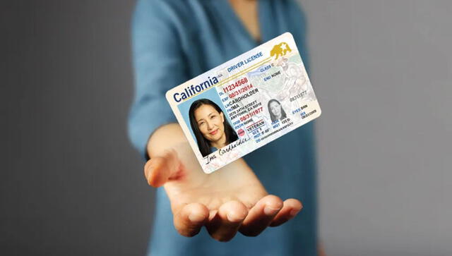  Una licencia de conducir con la marca de una estrella en la esquina superior derecha indica que cumple con los estándares de Real ID. Foto: DHS   