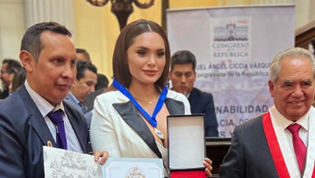  Génesis Tapia fue condecorada en el Congreso de la República. Foto: captura de Instagram    