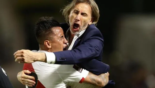 El eterno abrazo entre Christian Cueva y Ricardo Gareca. Foto: FPF.