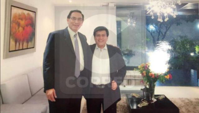 Martín Vizcarra y Antonio Camayo en presuntamente casa del empresario investigado. Foto: Correo