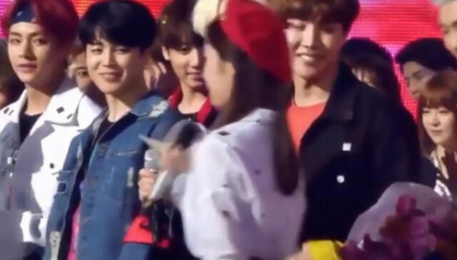 Las sonrisas y miradas que Jimin de BTS le brinda a Irene de Red Velvet, han sido documentadas desde el 2015.