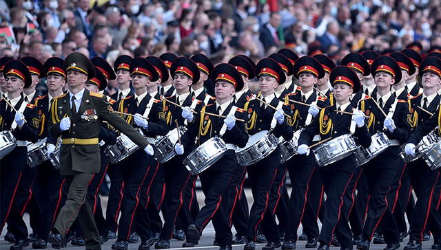 Desfile de hoy en Bielorrusia. Foto: AFP.