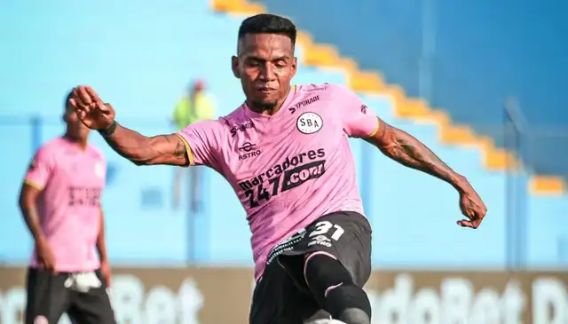 Cristian Carbajal competirá por el puesto con Miguel Trauco. Foto: Liga 1   