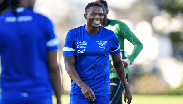 Antonio Valencia jugaría por primera vez en la Liga MX. Foto: AFP.