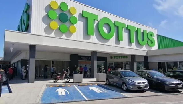  En el local de Tottus se halló productos sin registro sanitario vigente en sus anaqueles. Foto: referencial/ difusión   