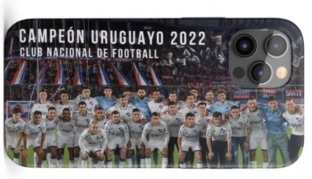 Cada Iphone 14 podrá usarse con la carcasa que Luis Suárez también obsequió a los jugadores del Nacional.