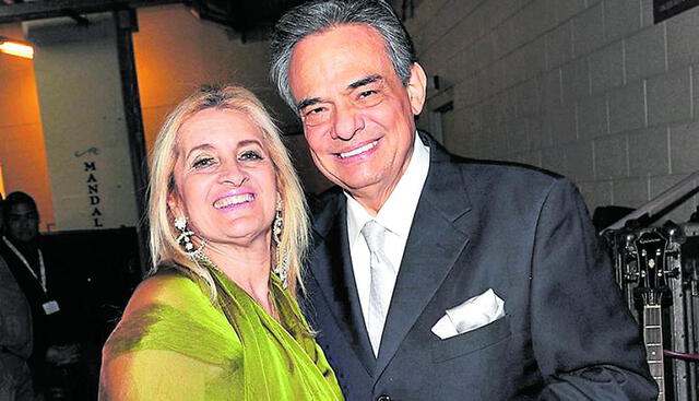 José José junto a su última esposa, Sara Salazar, de quien se dice no está en el mejor estado de salud